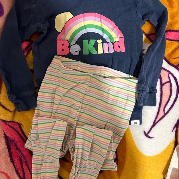 GAP toddler PJ’s - Picture 6 of 7